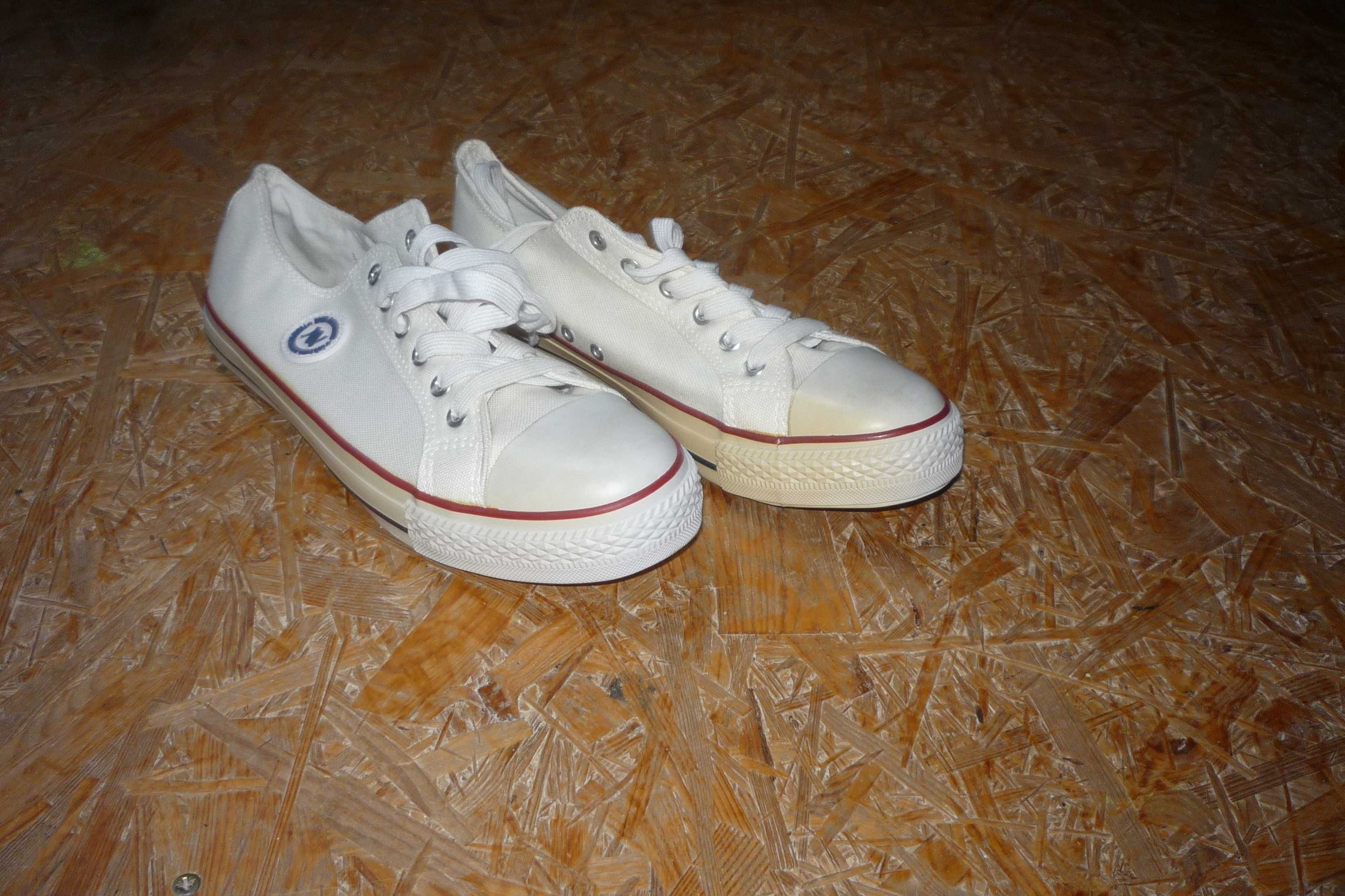 Trampki Czarne NewAge 081 White/Białe r.41 powyst