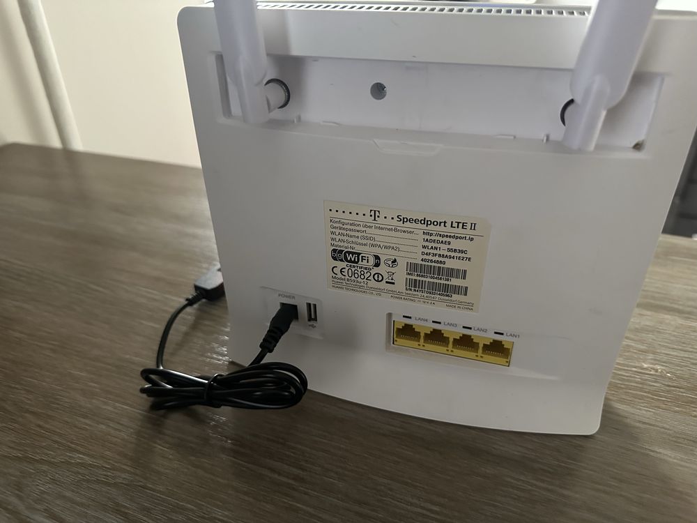 Huawei B593 Wifi LTE 3G router роутер, працює від павербанка + антенни