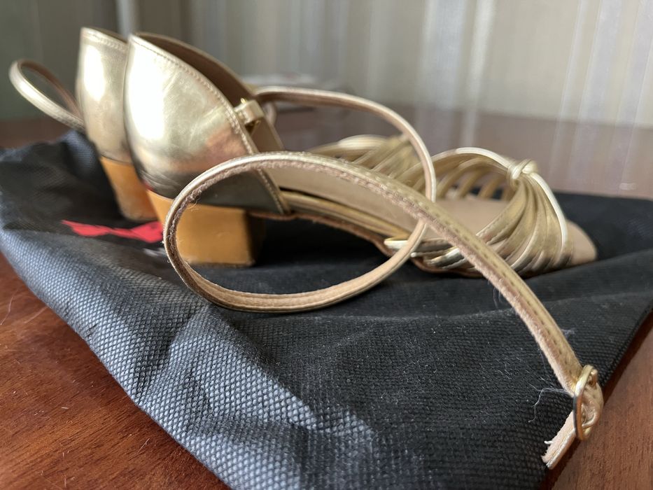 Туфлі для бальних танців