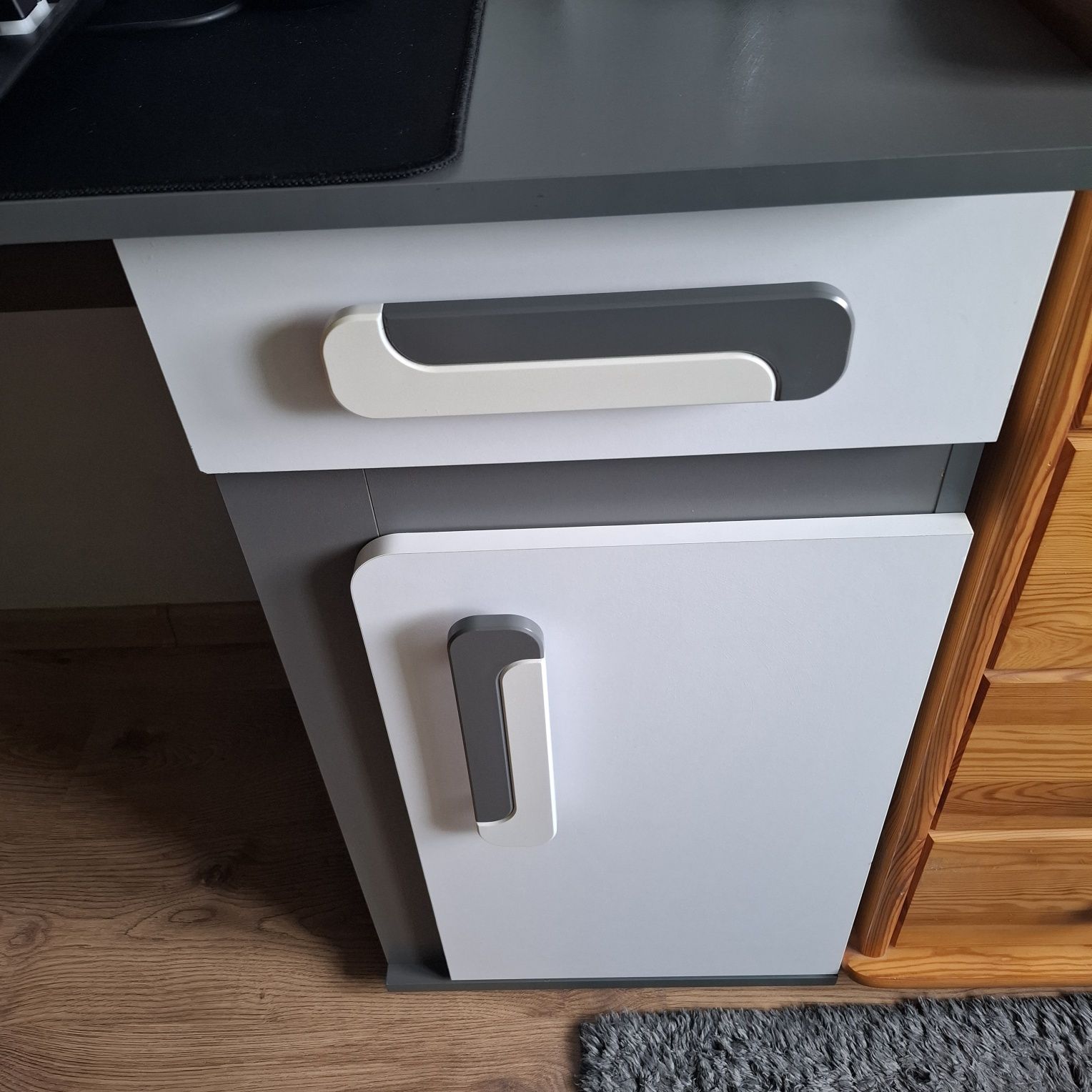 ZESTAW Biurko 120×50 szkolne plus krzesło obrotowe