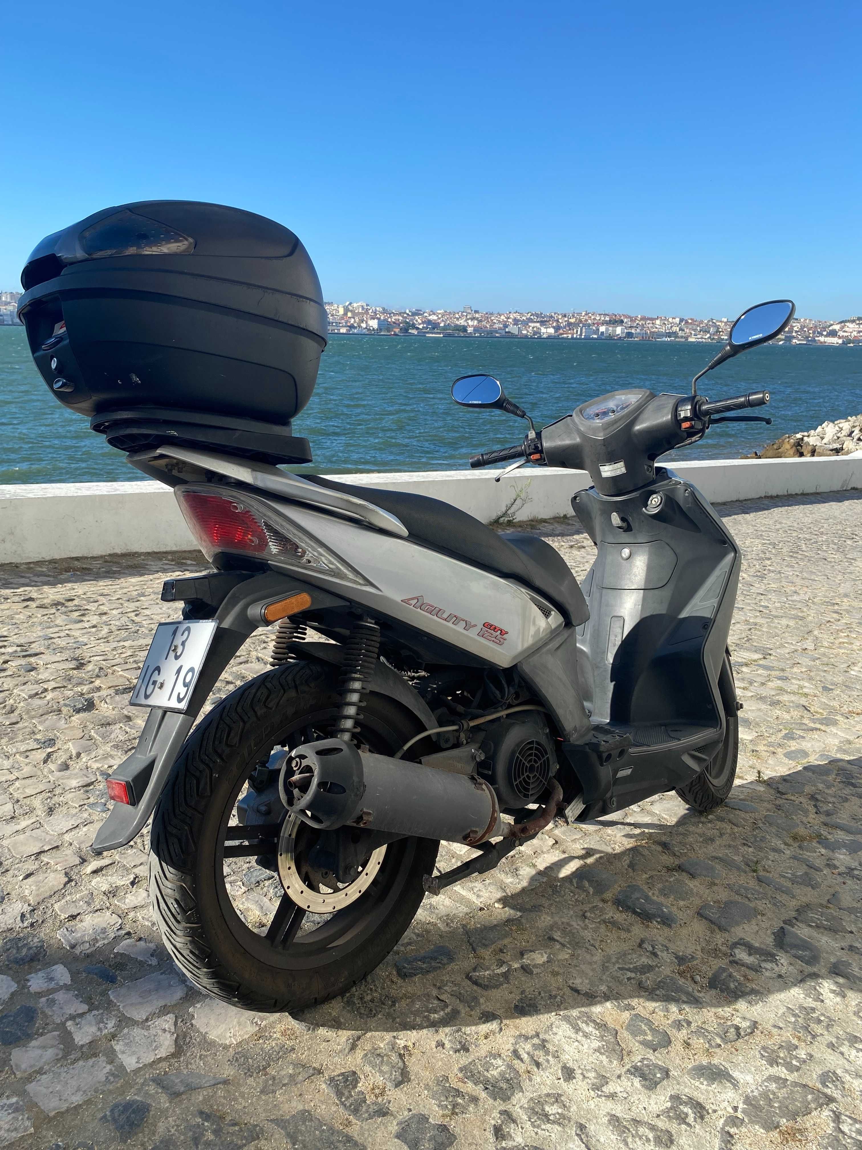 Kymco Agility City 125 com acessórios
