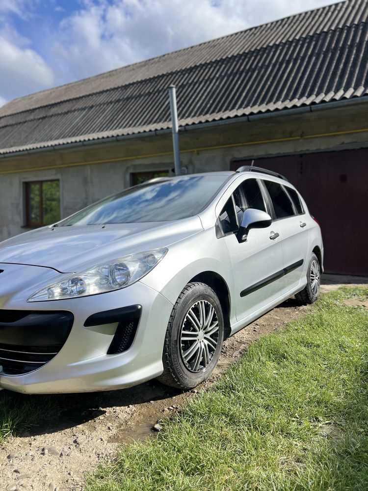 Продам пежо 308sw 2010