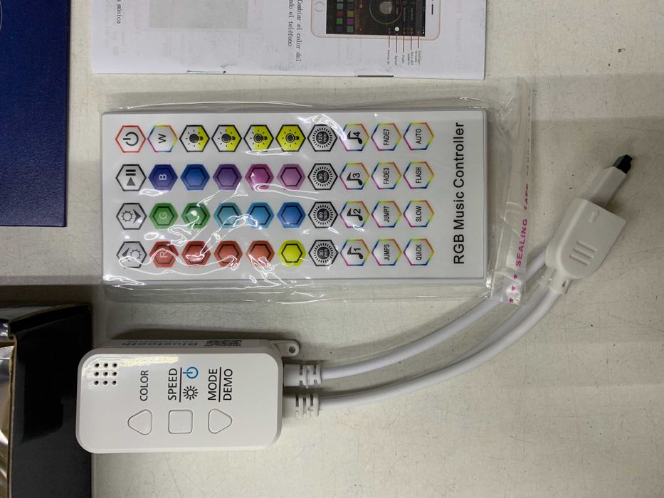 RGB Led лента 5050 15м с музыкальным Bluetooth контролером из Германии