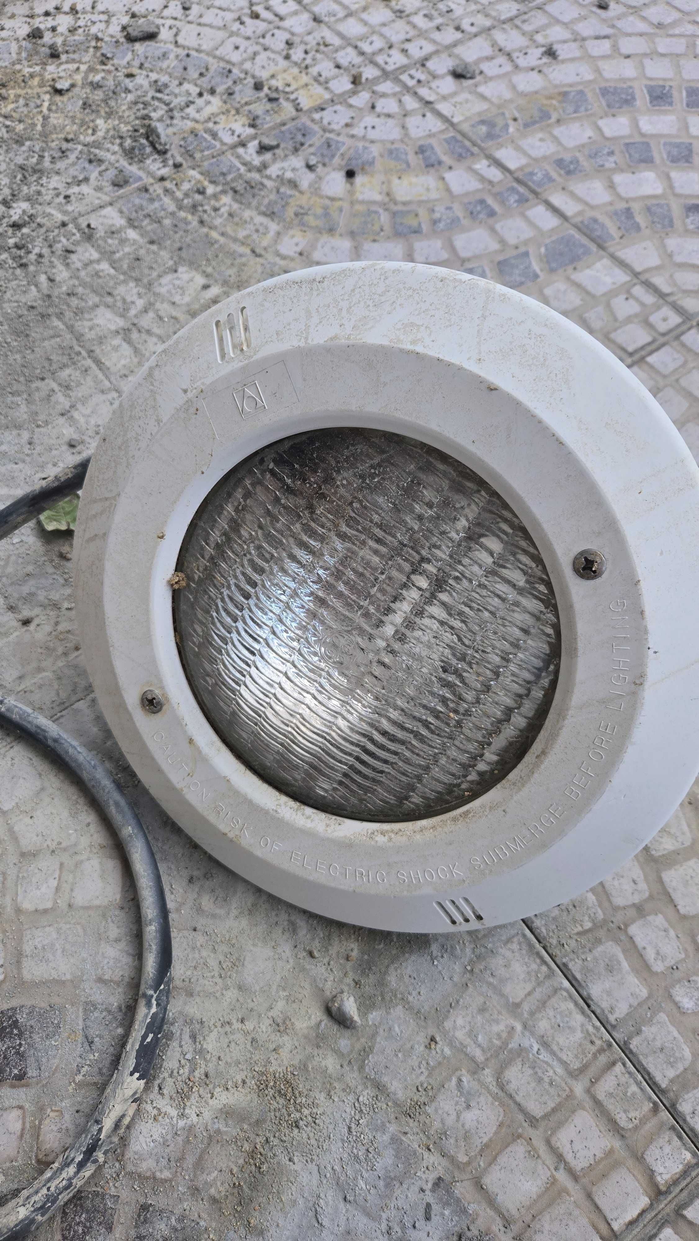 Lampada de piscina