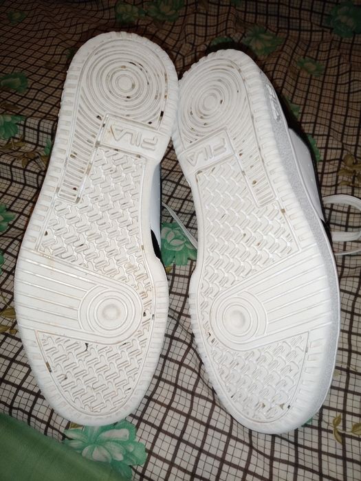 Sapatilhas fila 20€ N 37 em bom estado calsada 2 vezes