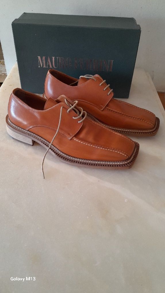 Sapatos homem em pele novos tamanho  44 italianos
