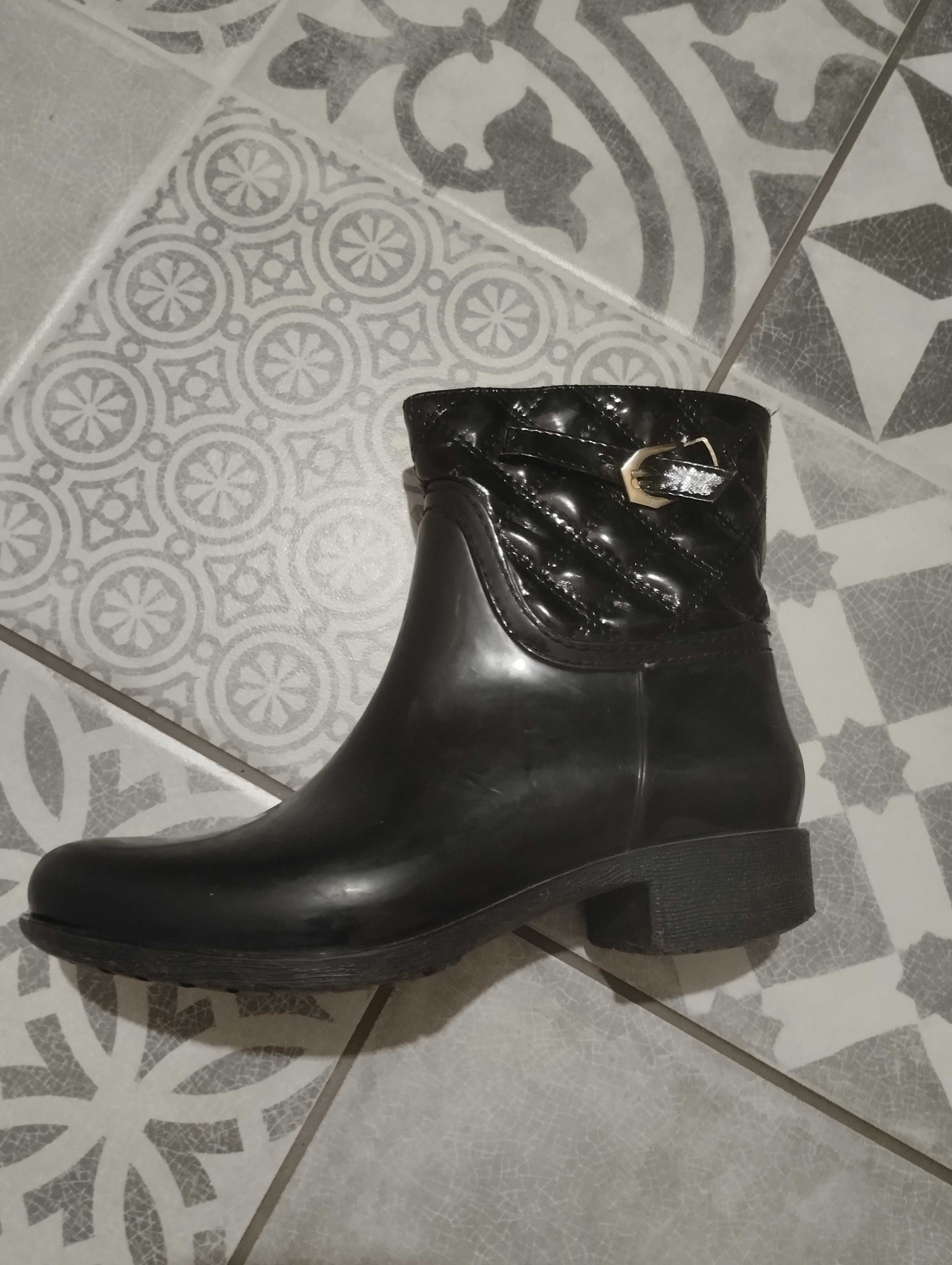 Buty dla dziewczynki rozm. 32 wkładka 20 cm