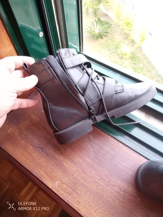 Bota infantil menina Tam 33/34 preta ótimo estado de conservação