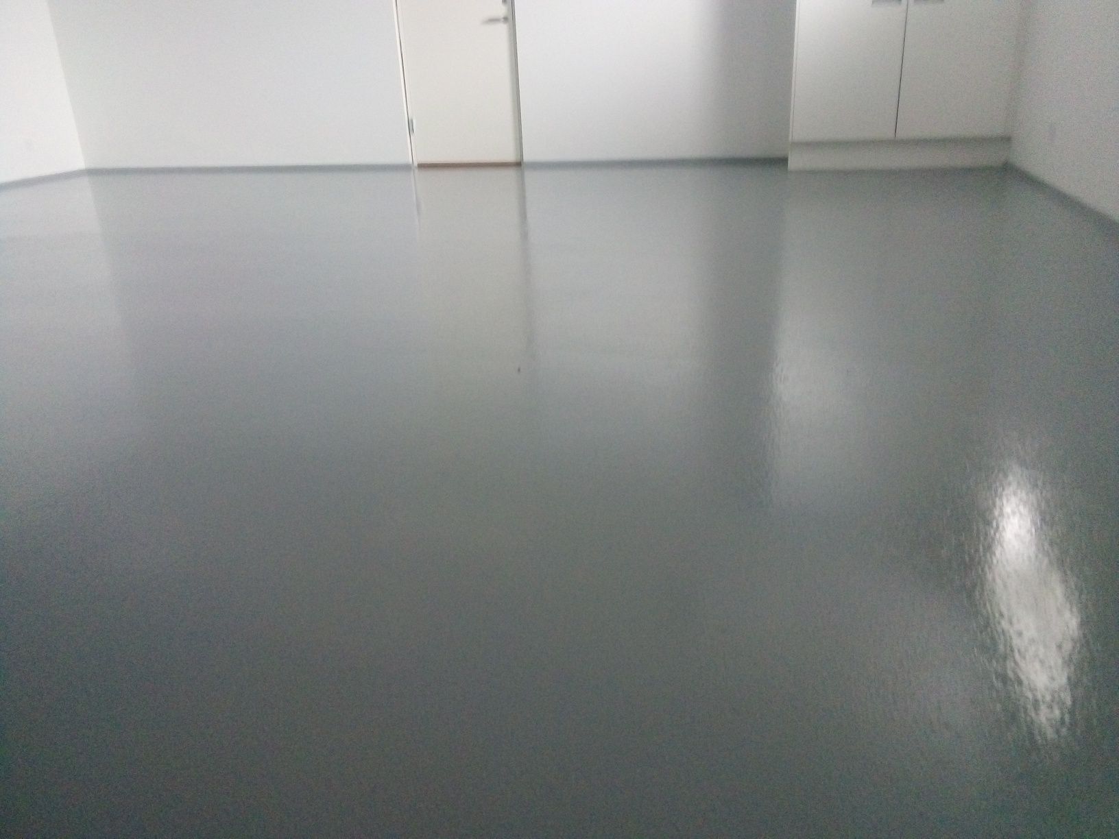 Podłogi żywiczne,Ucrete i kamienne dywany