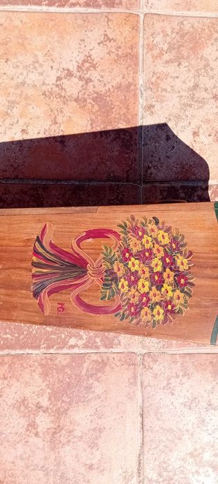 Porta guarda chuvas de madeira decorada!