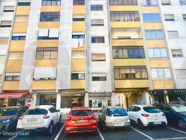 Apartamento T2 para venda- Arrendado- Massamá