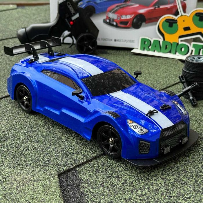 Дрифт машинка на радіоуправлінні Nissan GTR Nismo 1:16 4WD.