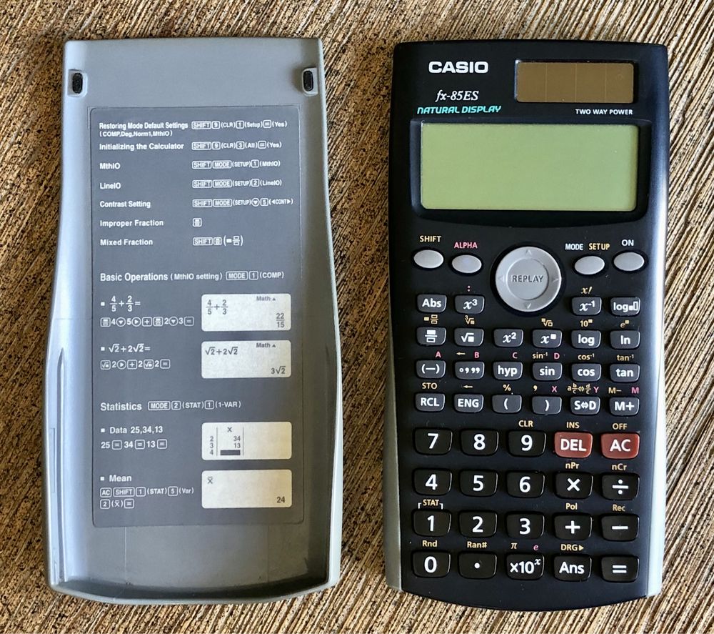 Elektroniczny kalkulator naukowy CASIO FX-85 ES Two Way Power Solar