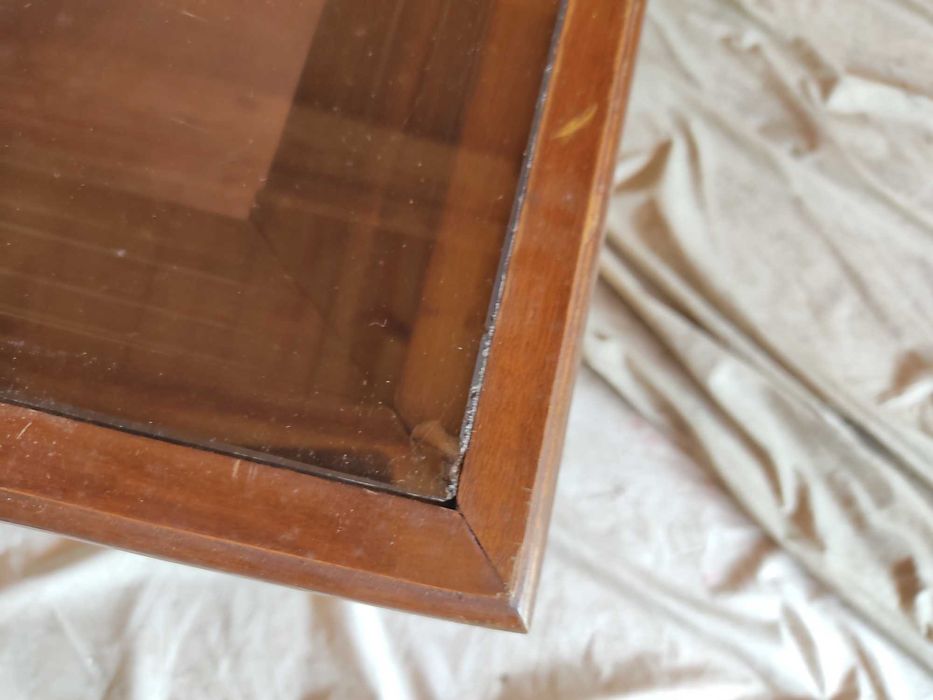 Mesa em madeira para sala