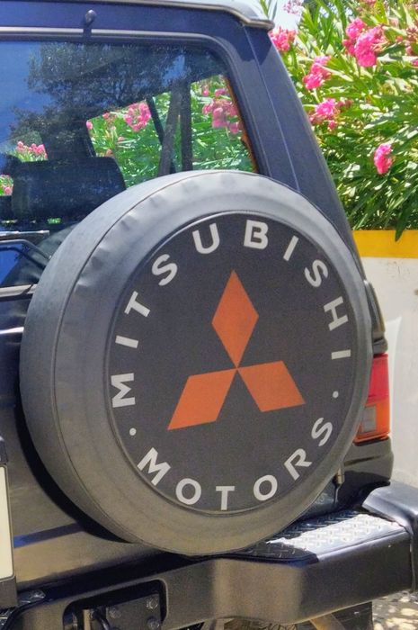 Capa pneu suplente Mitsubishi Pajero