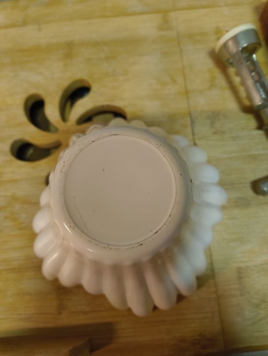 Ozdobna miseczka w kształcie gerbery