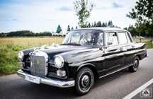 Mercedes W110 – Wynajem na wesele z kierowcą | Klasyk z duszą