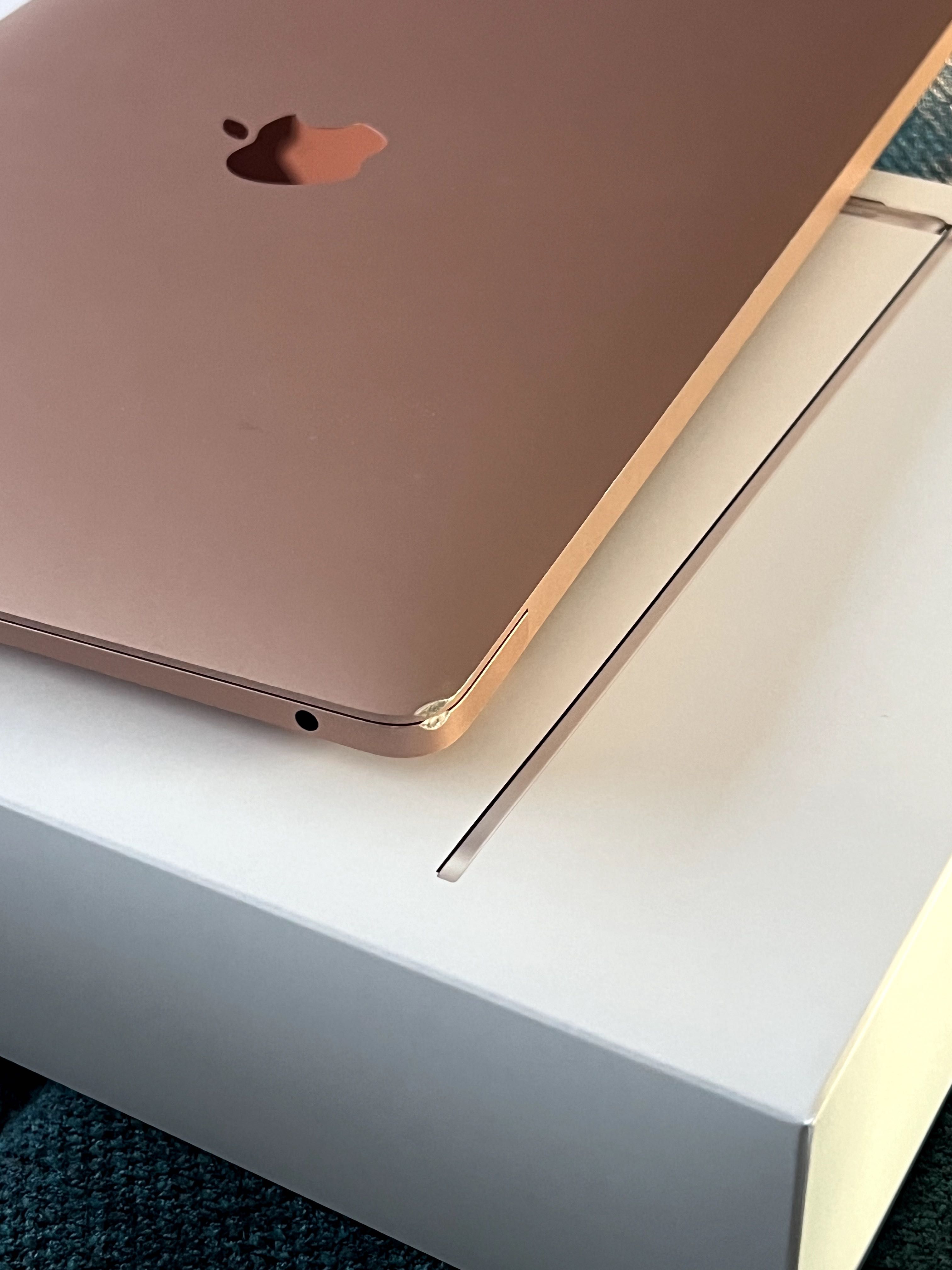 MacBook Air 13 z procesorem Intel Core i5 ósmej generacji