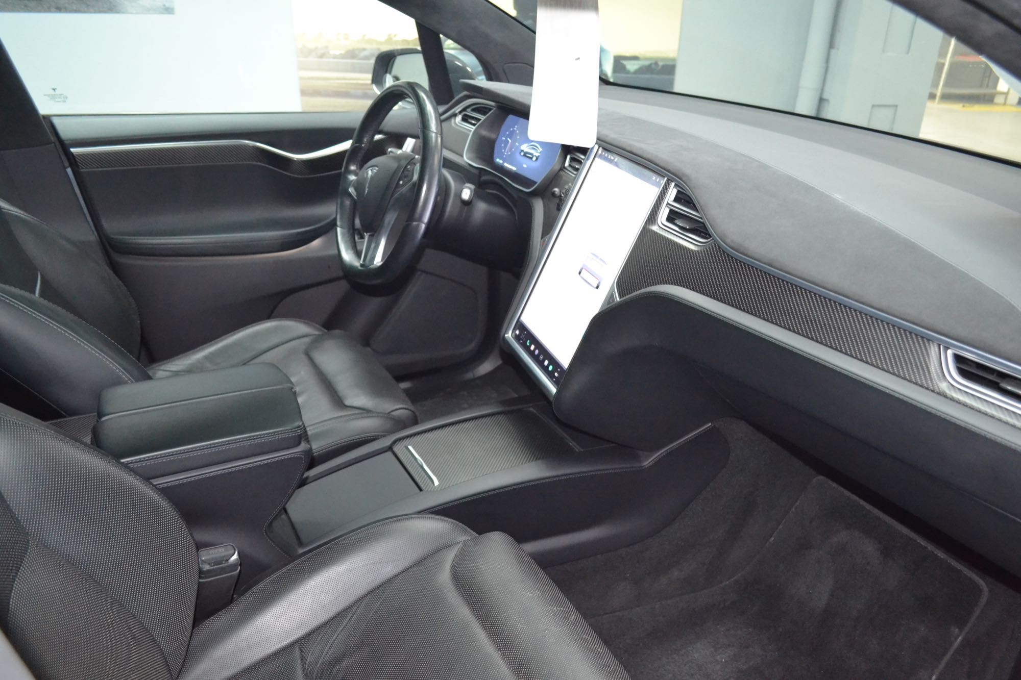 Tesla Model X 90D