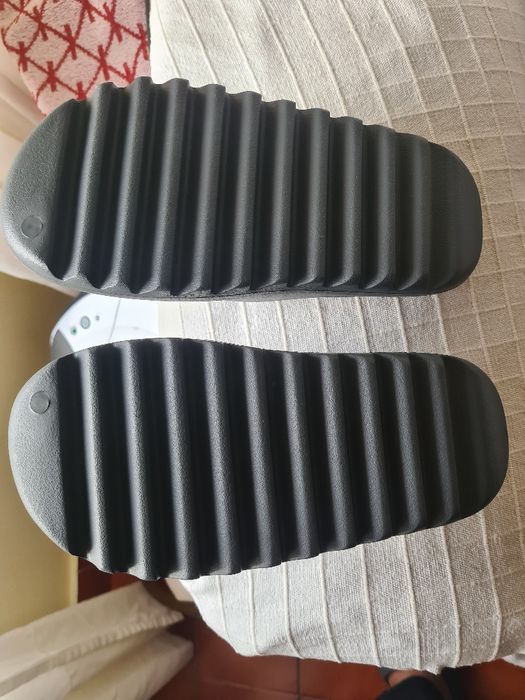 Yeezy slide slate grey