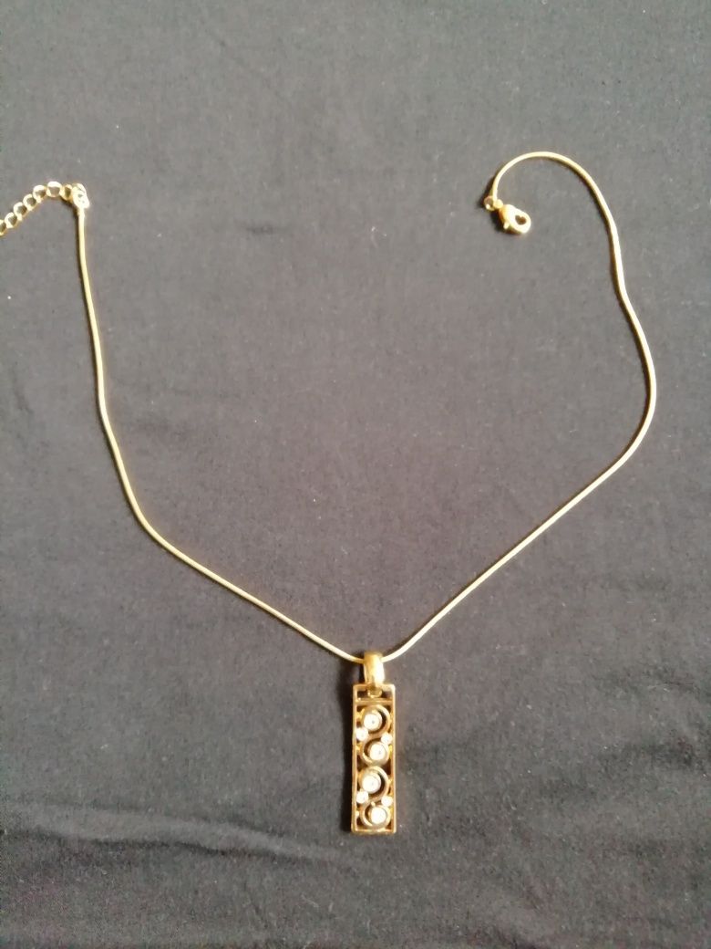 Naszyjnik z wisiorem z kryształkami, długość 38 plus 8 cm