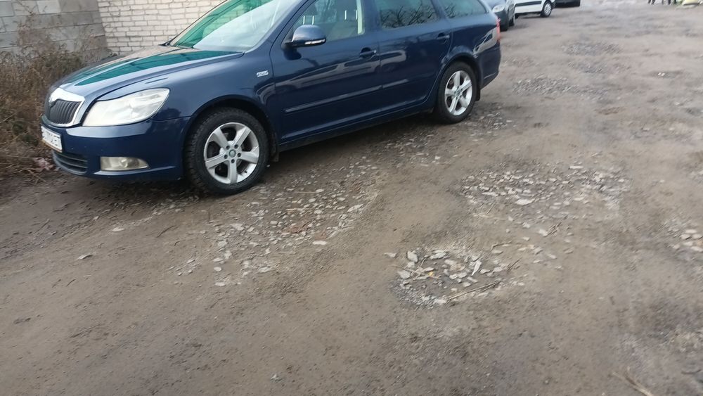 Продам економну шкоду в хорошому стані