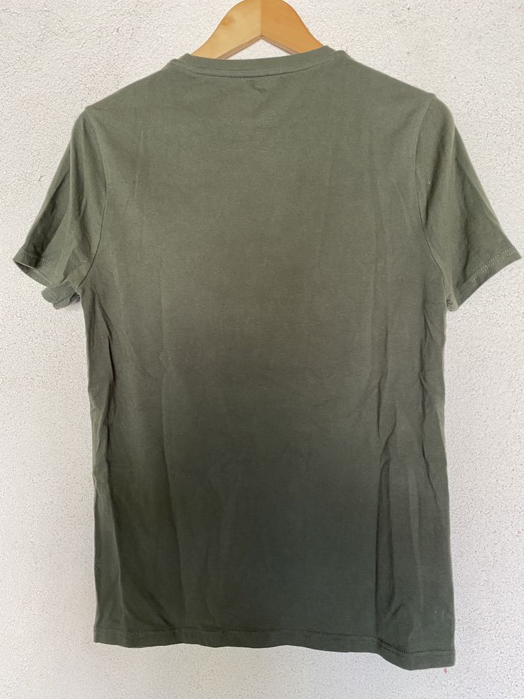 T-shirt verde tropa River Island