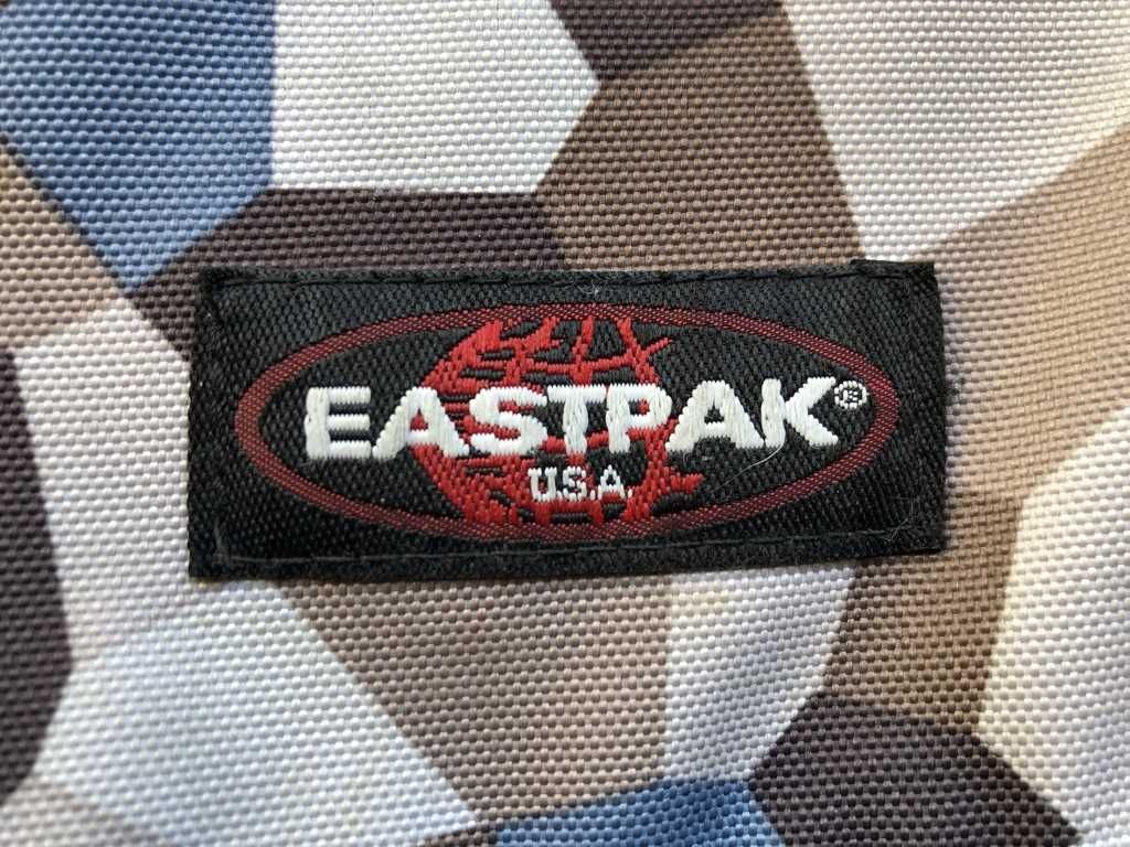 Mochila para portátil Eastpak - Camuflagem Azul - Original