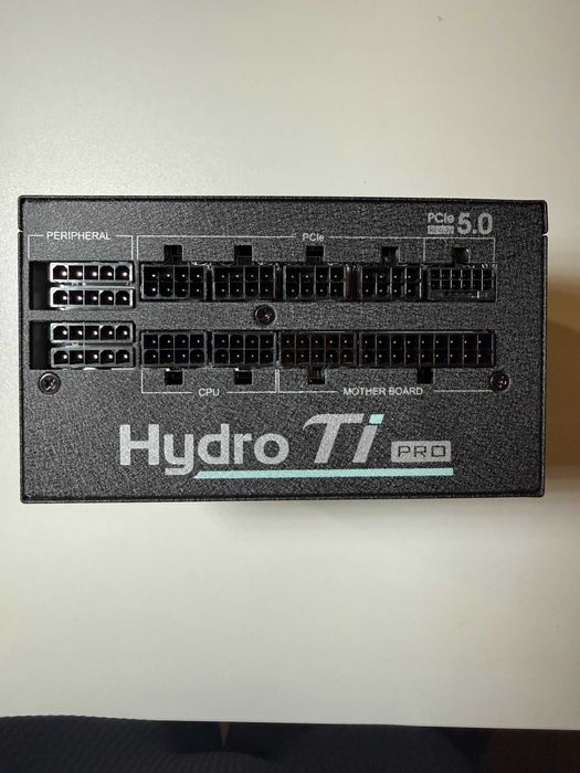 FSP Hydro Ti Pro 1000W 80+ Titanium ATX 3.0/3.1