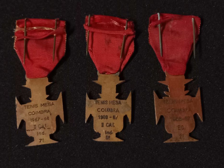 Estado Novo - Medalhas anos 60 com a inscrição "Pela Pátria" da FNAT