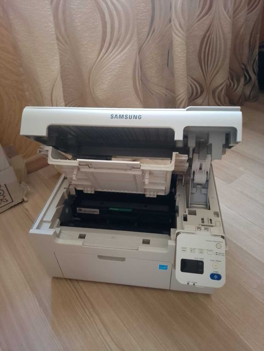 Принтер/ксерокс/сканер МФУ Samsung SCX-3405 в отличном состоянии.