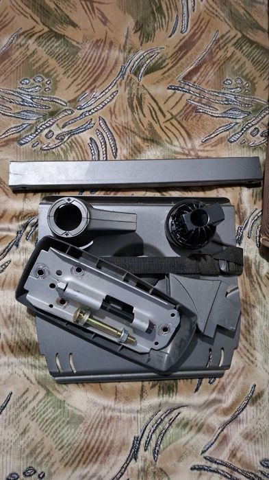 Кронштейн невеликий