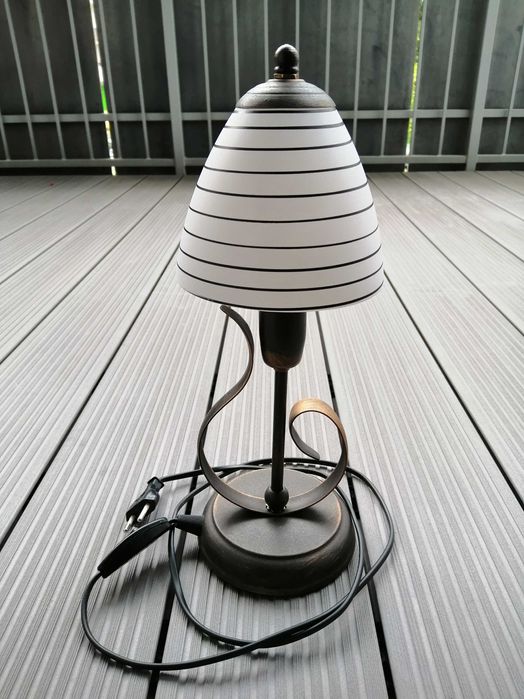 Lampka nocna metalowa że szklanym kloszem firmy ALDEX