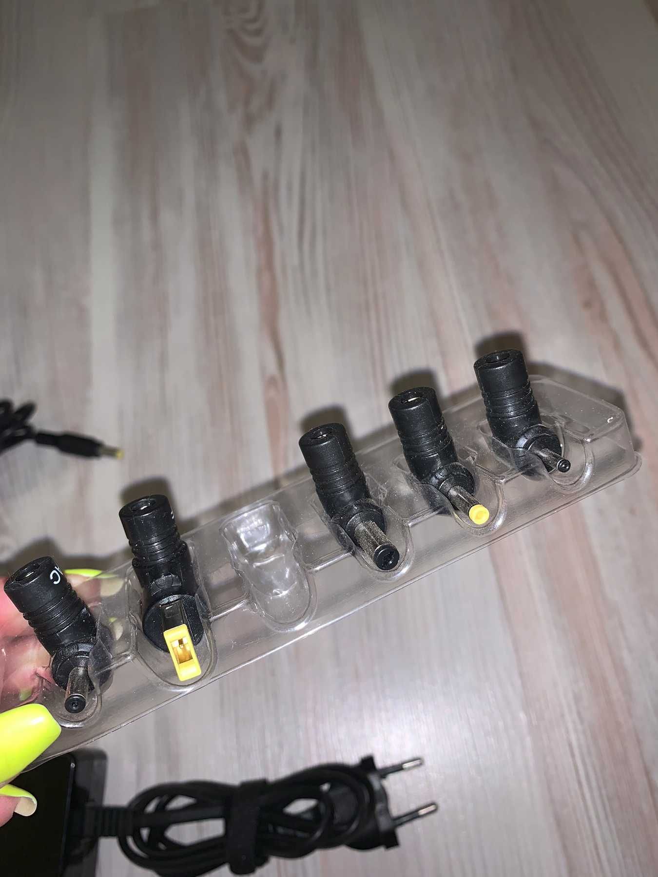 Адаптер живлення Trust Primo 90W-19V Універсальний  BLACK зарядка ноут
