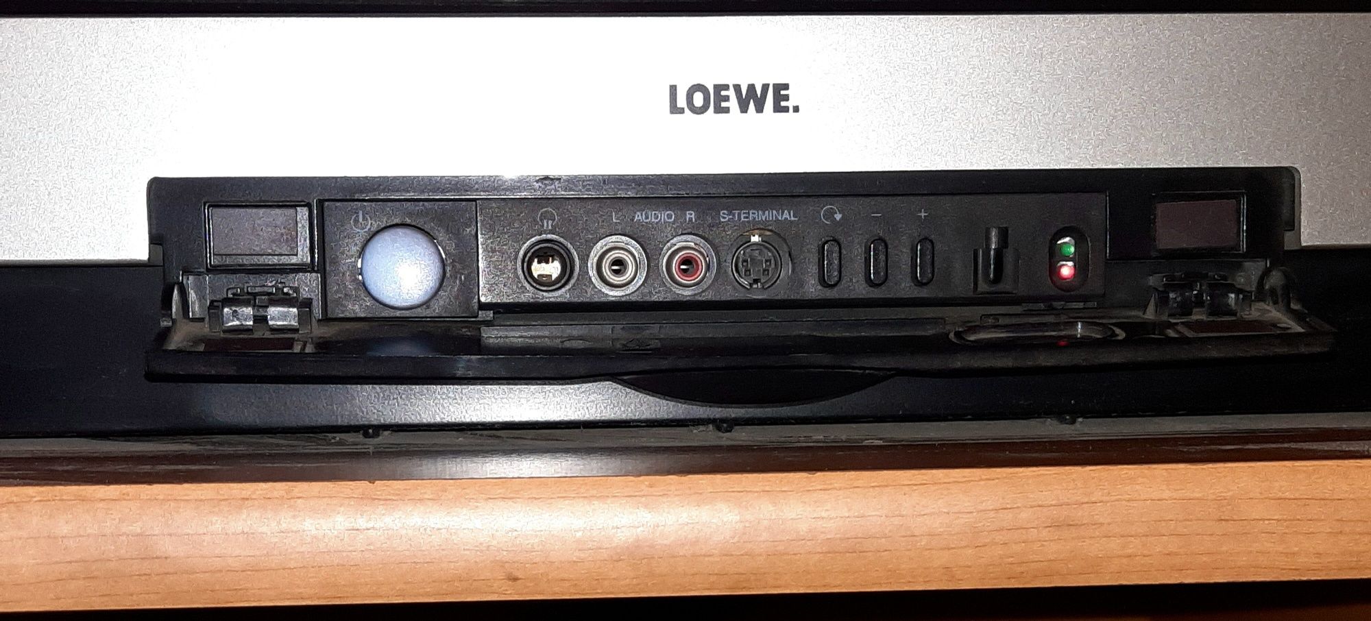 ПРОДАМ культовый ретро HI-End телевизор Loewe Arcada 8772 ZP 2003 г.в.
