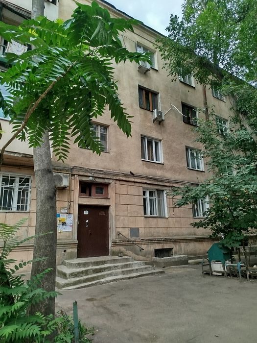 Сдам 2 ух комнатную на Среднефонтанской-6500грн