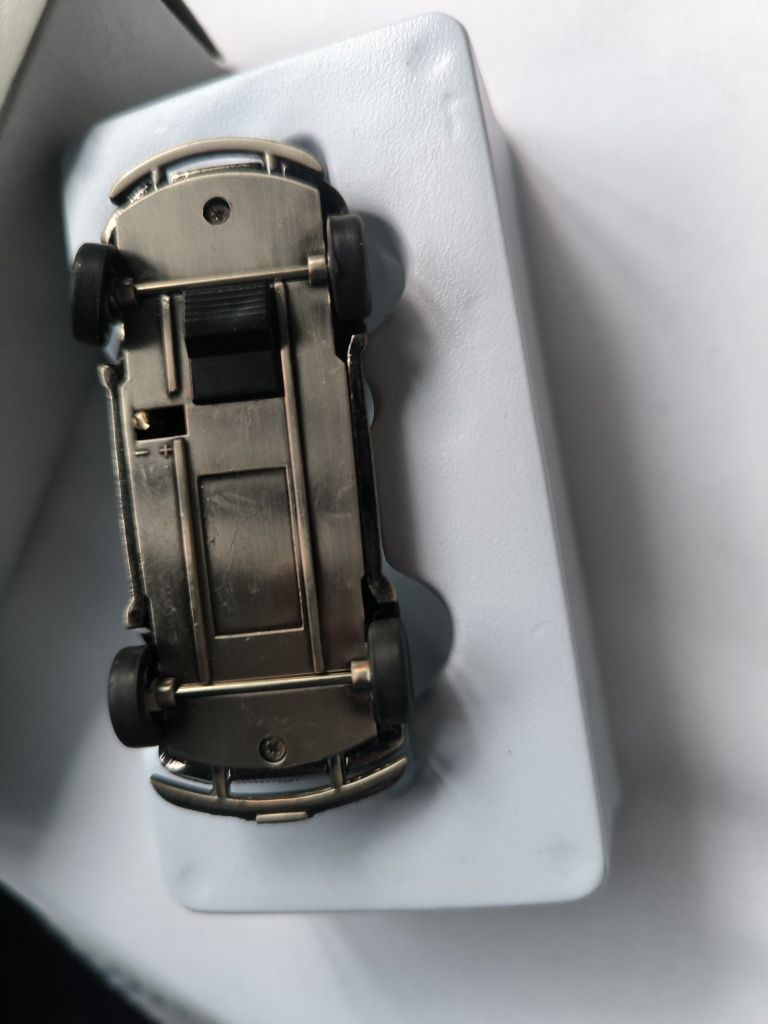 Isqueiro a gás alemão em forma de carro