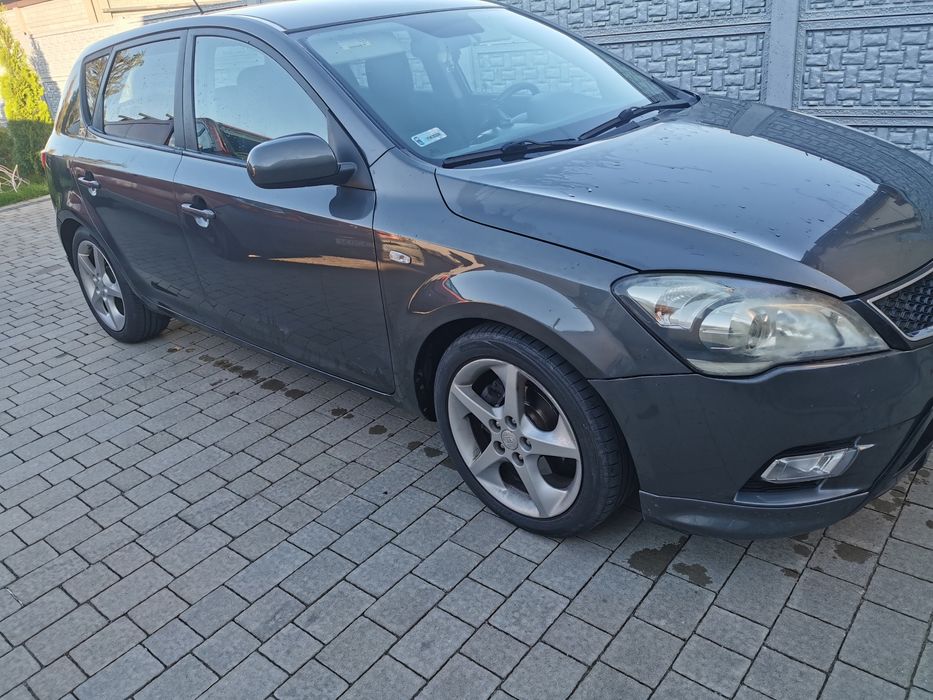 Kia ceed 2009 1.6 crdi 90km