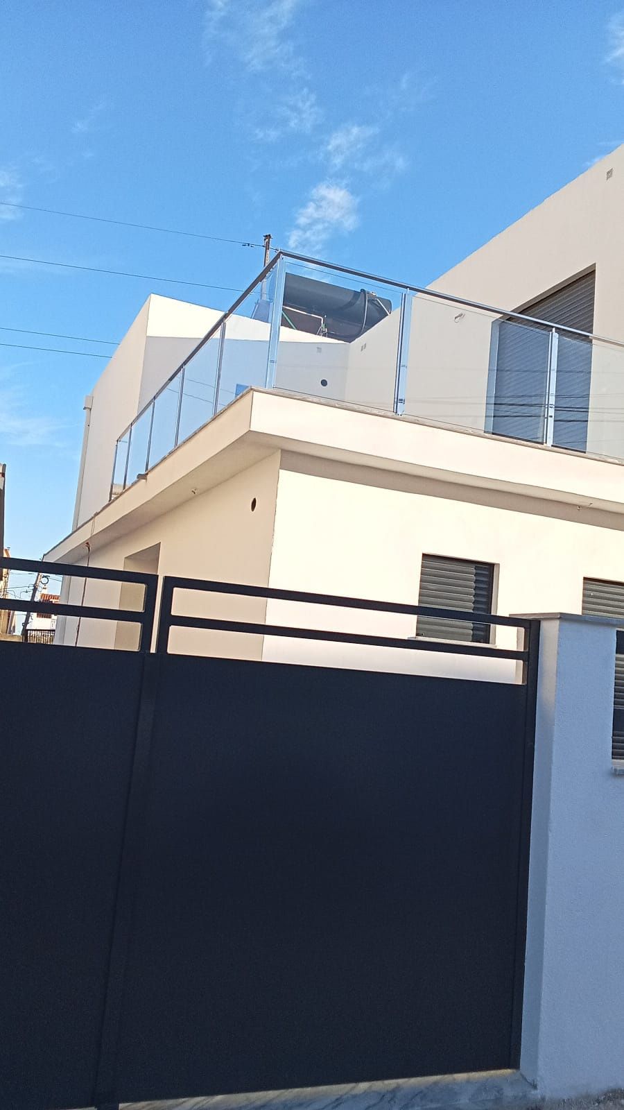 Serviços de vidraçaria em geral , instalações e manutenções
