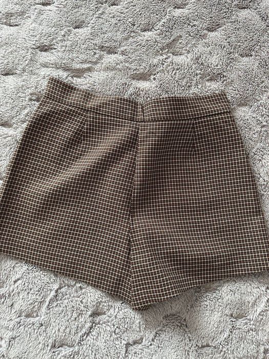Шорти ZARA короткі в клітинку