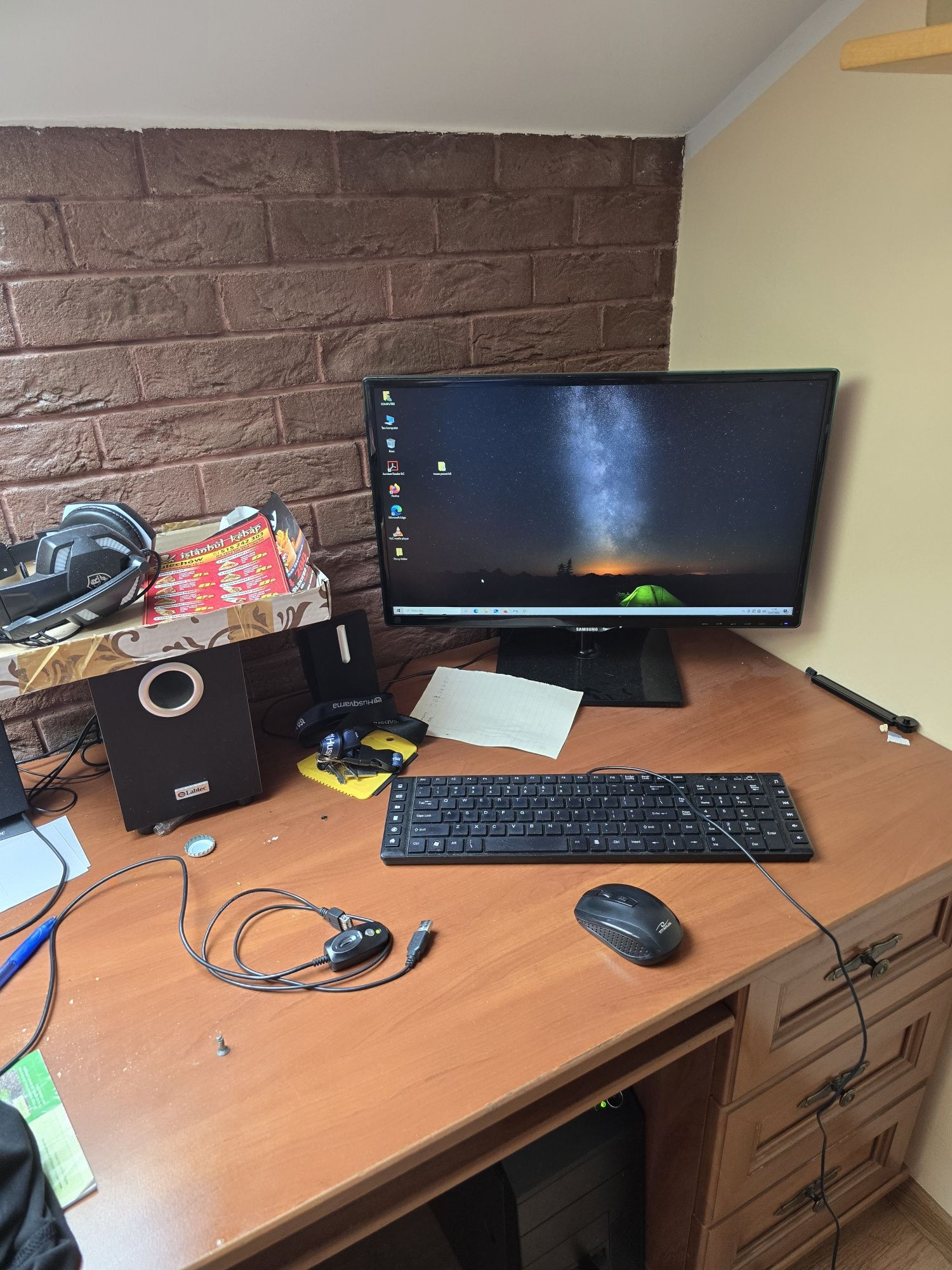 Sprzedam zestaw komputer monitor  polecam