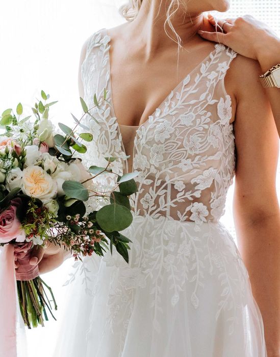 Suknia ślubna, welon. Rozmiar XS / S