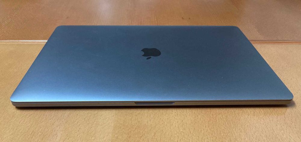MacBook Pro Retina 15” 2017 - A1707 - i7 / 16 gb / 256 SSD