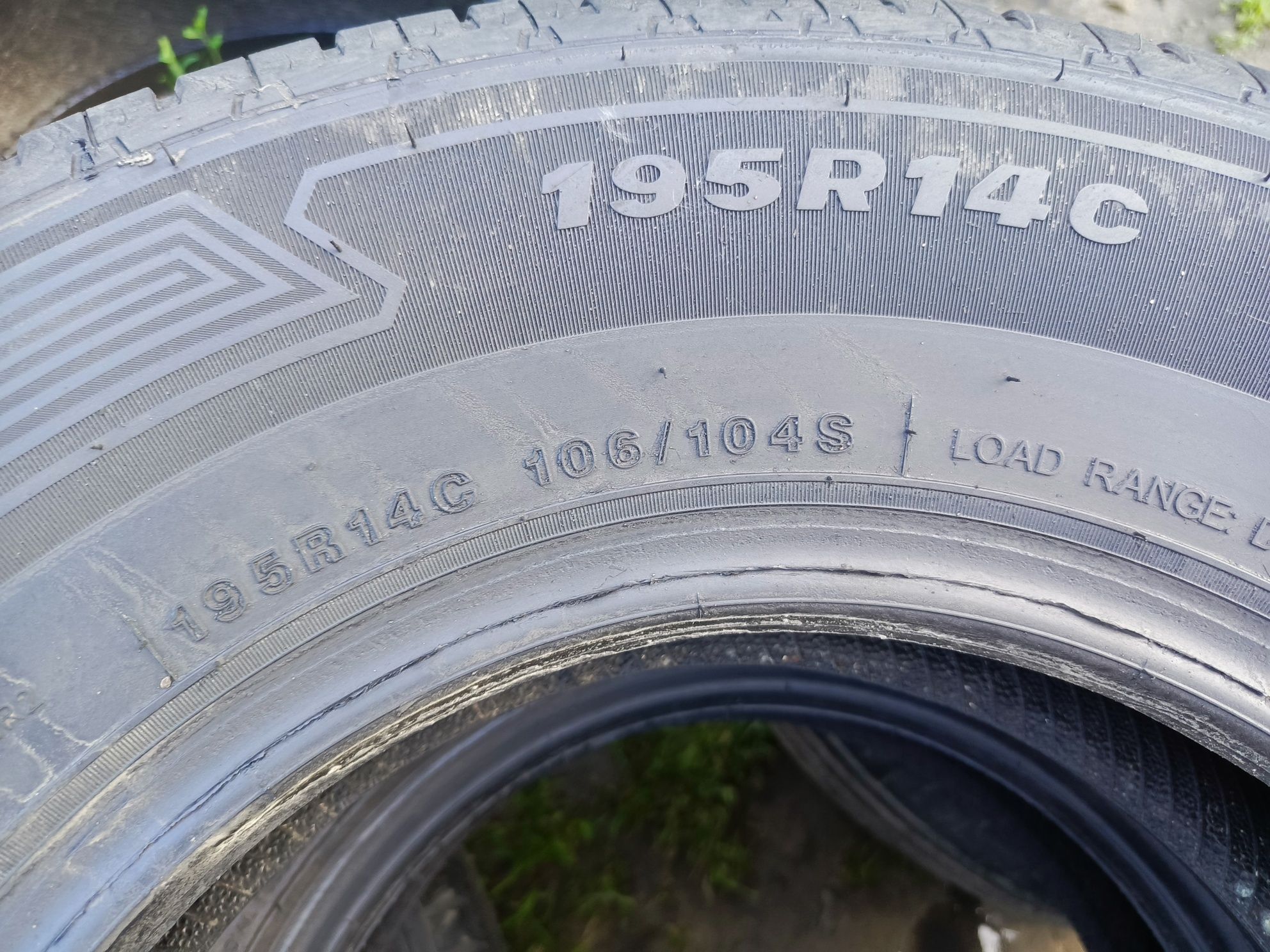 Sprzedam prawie nowe opony 195 r14C