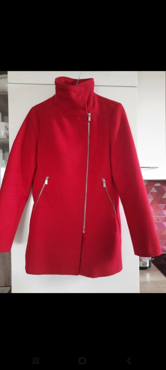 Czerwony płaszcz ze stójką Bershka 36, S