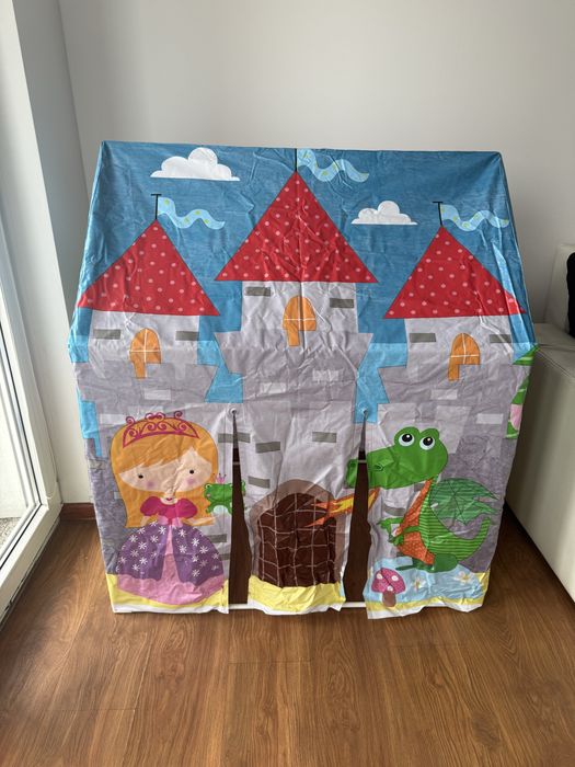 Zabawkowy namiot zamek