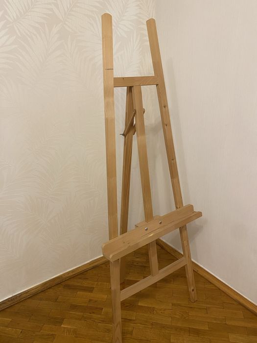 Мольберт деревʼяний