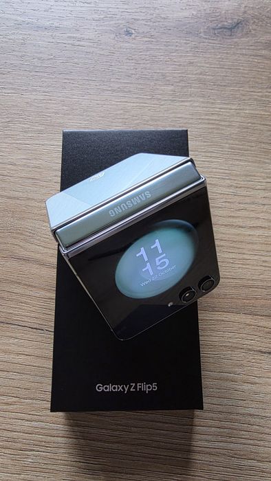 Samsung Galaxy Z Flip 5 512GB miętowy jak nowy