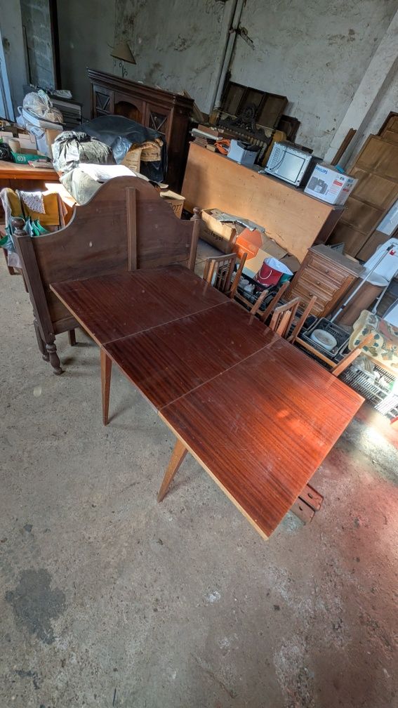 Mesa Vintage extensível c/ cadeiras