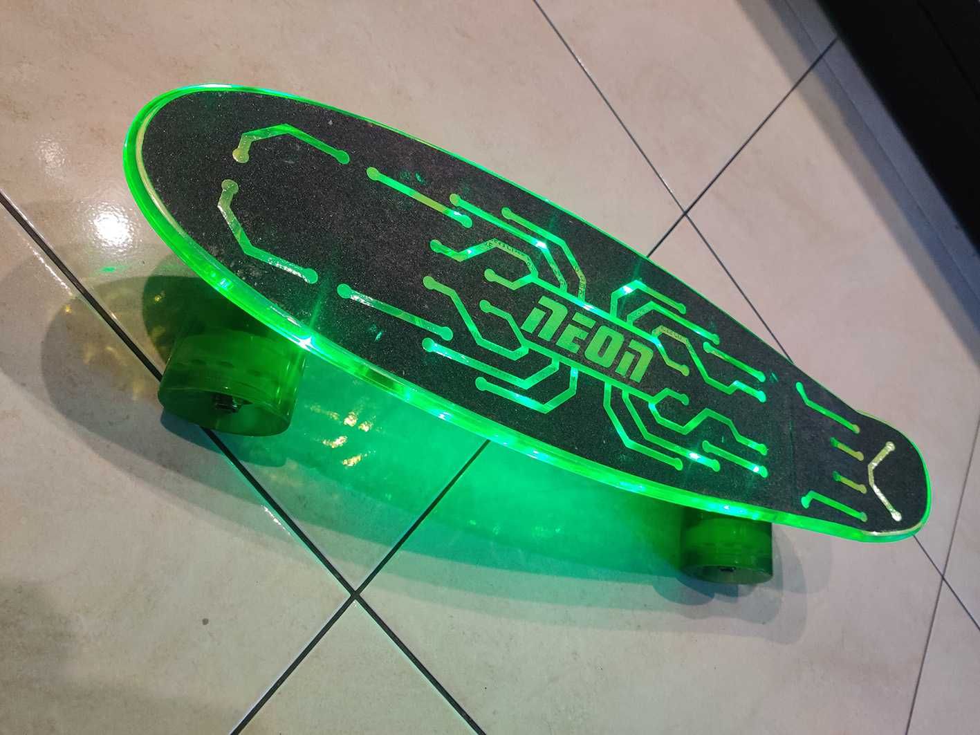Скейтборд Neon Hype Green (зеленый).